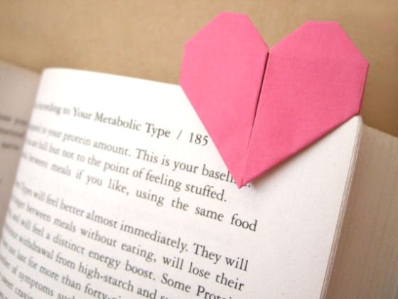 Vel, for romantiske mennesker som ikke kan forestille seg dagen uten å lese neste mesterverk, er det bare nødvendig å bokmerke hjertet